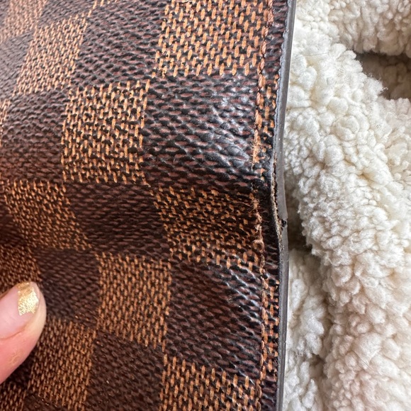 Guaranteed Authentic Louis Vuitton Damier Ebene Coated Canvas Josephine Wallet - Picture 11 of 11